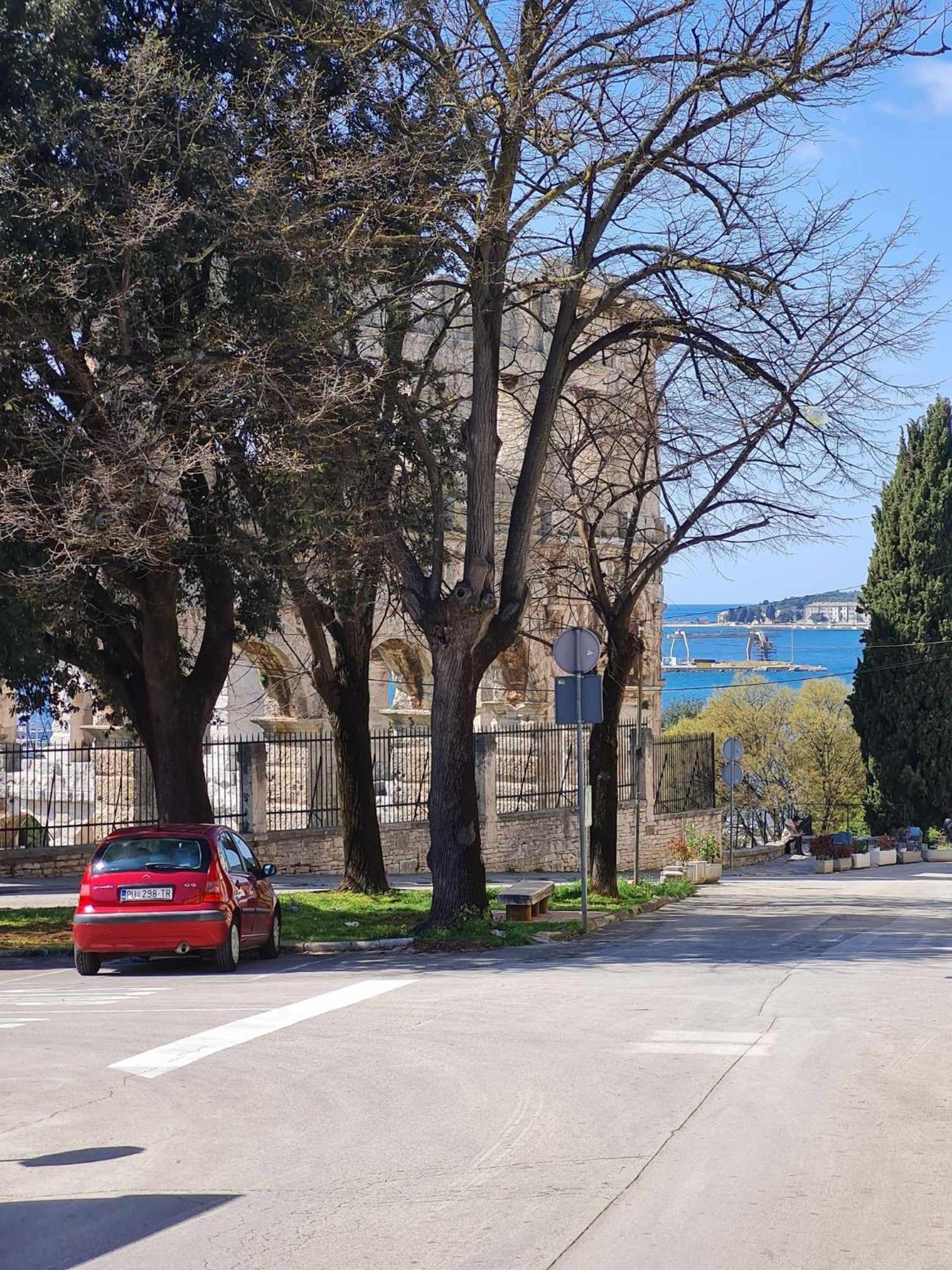 Atraktivan Stan U Blizini Pulske Arene !! Apartment Pula