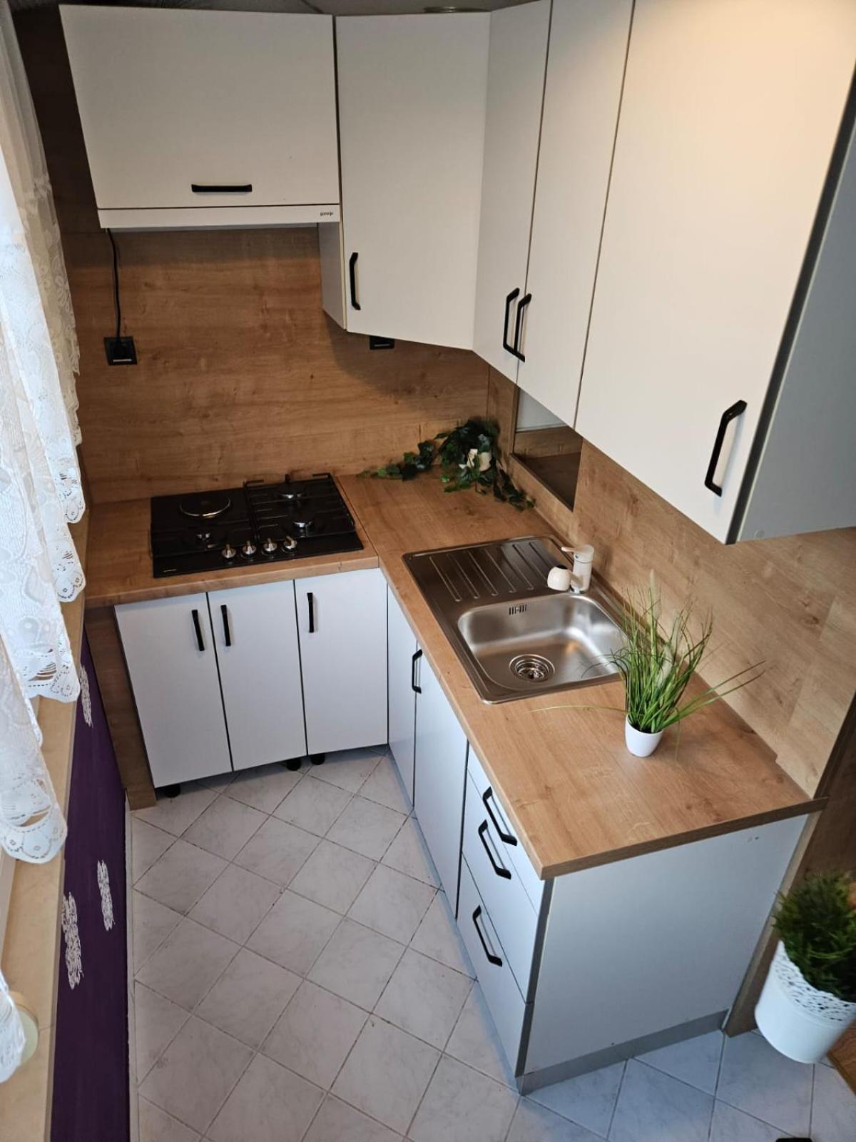 Apartment Atraktivan Stan U Blizini Pulske Arene !!