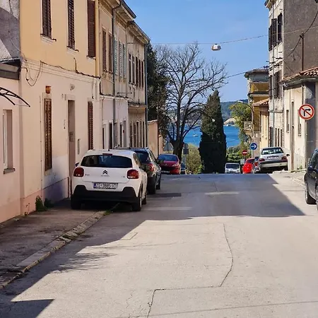 Atraktivan Stan U Blizini Pulske Arene !! Pula Exterior photo